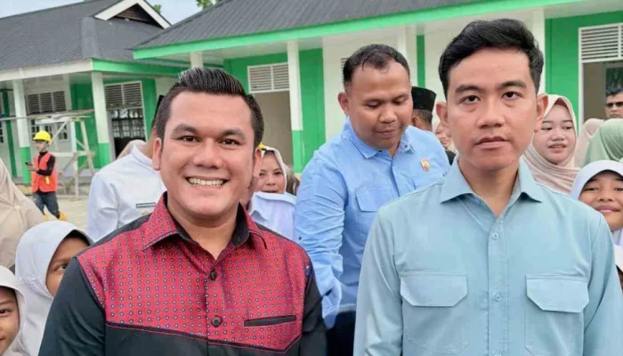 Gibran Tinjau Sekolah dan Program MBG di Rokan Hilir, Soroti Penambahan Ruang Kelas