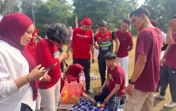 ARYADUTA Pekanbaru memeriahkan HUT ke-81 RI dengan berbagai kegiatan dan perlombaan untuk mempererat kebersamaan, sportivitas, serta kekompakan karyawan.