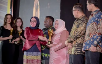 Hj. Kasmarni Jadi Satu-satunya Bupati Riau Raih Penghargaan Koperasi Nasional