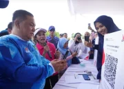 Operasi Pasar Murah Pemprov Riau Diserbu Warga, SF Hariyanto Pastikan Harga Bahan Pokok Lebih Murah