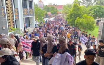 Ratusan Pedagang STC Datangi DPRD Pekanbaru, Tuntut Pengembalian HGB 133 Ruko