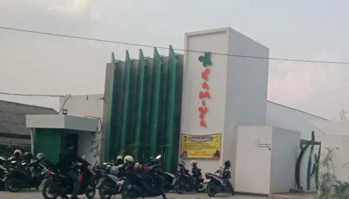 Bau Busuk Menyengat di Pringsewu, Drainase Menghitam dan Berbusa Diduga Berasal dari Limbah Kamiya Coffee
