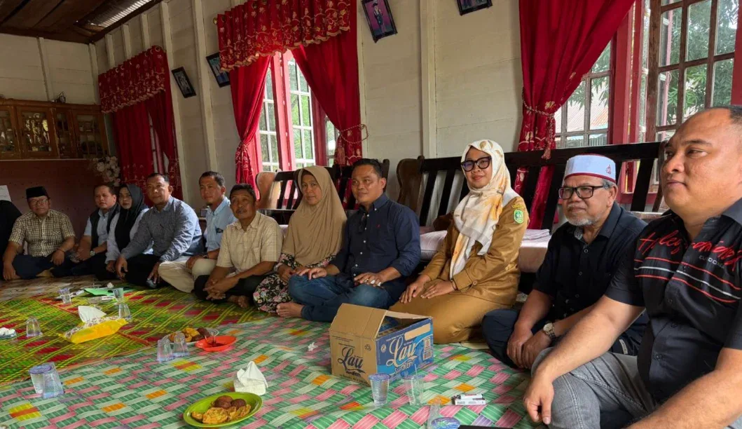 Kunjungan Partai NasDem Riau ke Keluarga Almarhum MA