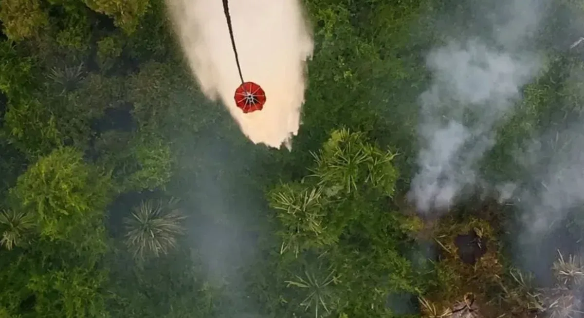 Lanud Roesmin Nurjadin, water bombing, Karhutla Riau, pemadaman karhutla, BMKG Pekanbaru