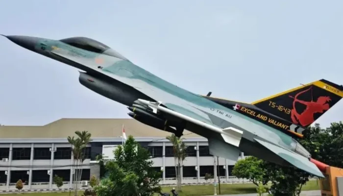 Monumen Pesawat F-16 Lanud Roesmin Nurjadin Dipercantik, Danlanud: Simbol Semangat Pengabdian