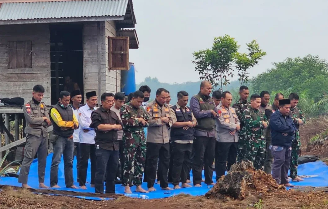 Pangdam dan Kapolda Riau Gelar Salat Istisqa Mohon Hujan di Inhu