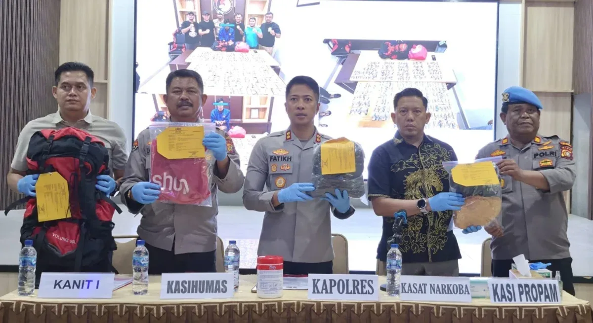 Polisi Tangkap Pria Bawa 296 Cartridge Etomidate di DumaiSlug: