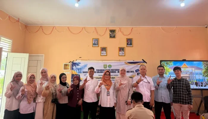 Mahasiswa Pascasarjana Unri Bekali 30 Siswa SMA Negeri 16 Pekanbaru Ilmu Jurnalistik