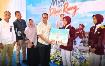 Beasiswa BNI Natuna Diberikan kepada Tiga Siswa Berprestasi