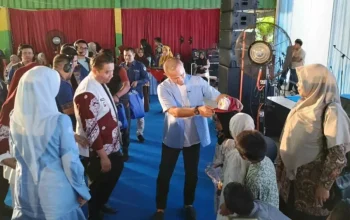 19.900 Siswa SD dan SMP di Pekanbaru Terima Seragam Gratis, Pemko Anggarkan Rp12,4 Miliar